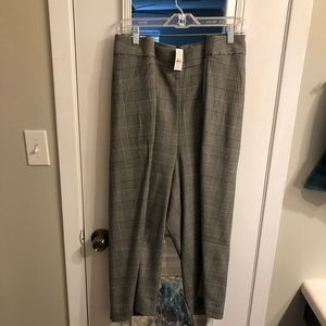 NWT- Loft Capri dress pants size 24- B&W pattern